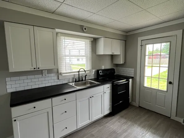 272 N Main St, Roseville, OH 43777