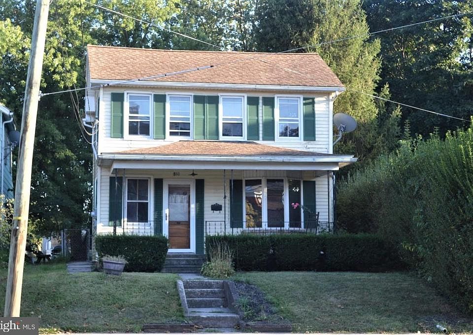 1st image of 311 Lincoln Way W