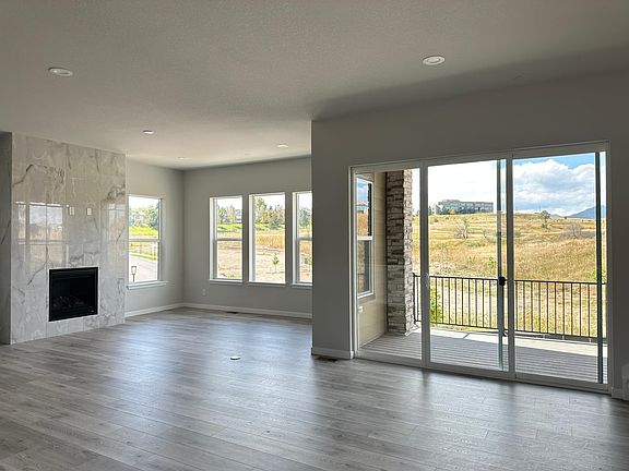3rd image of 565 Discovery Pkwy