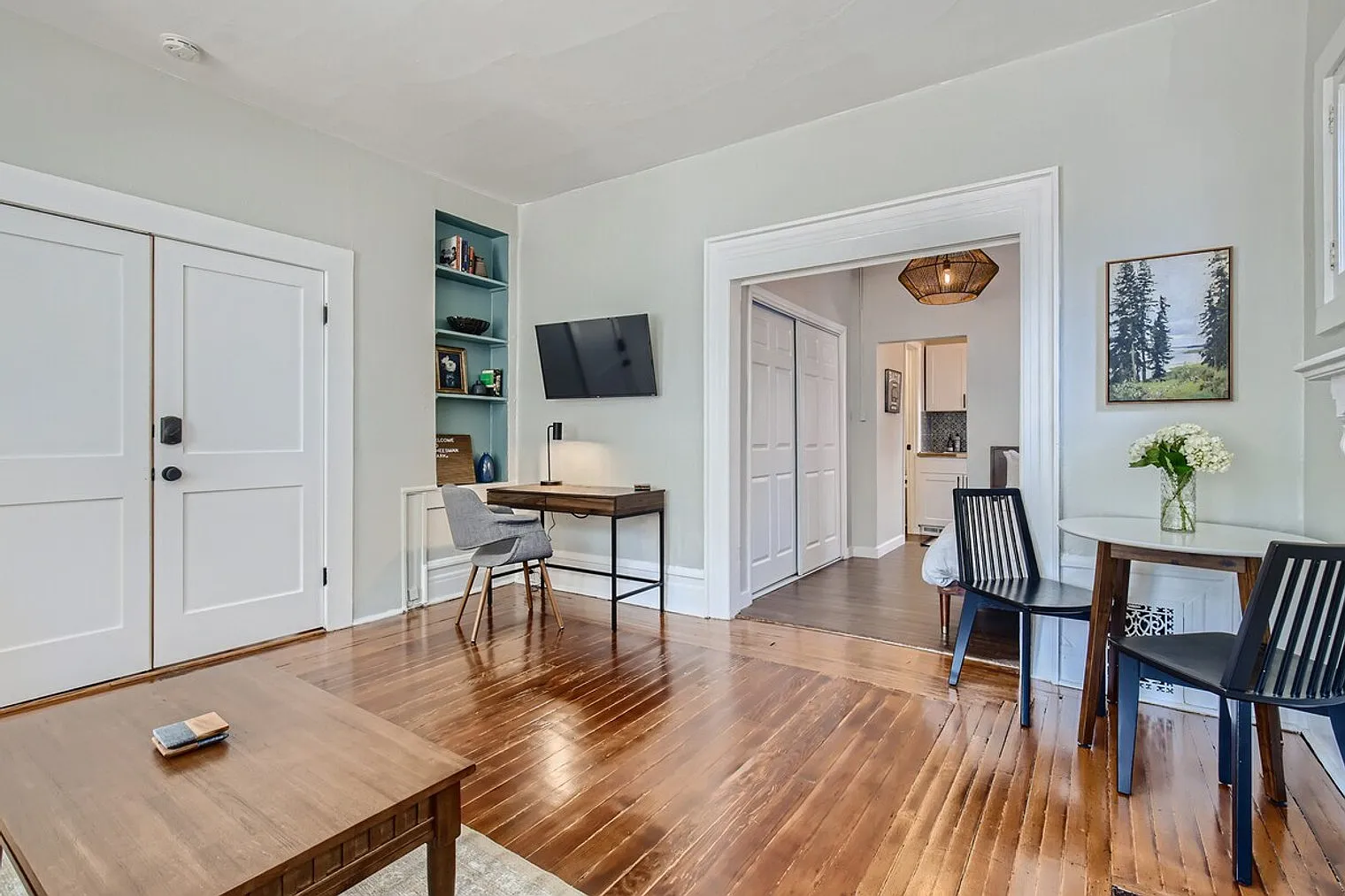 1 bed, 1.0 bath, 398 sqft, $2,600 — Photo 1