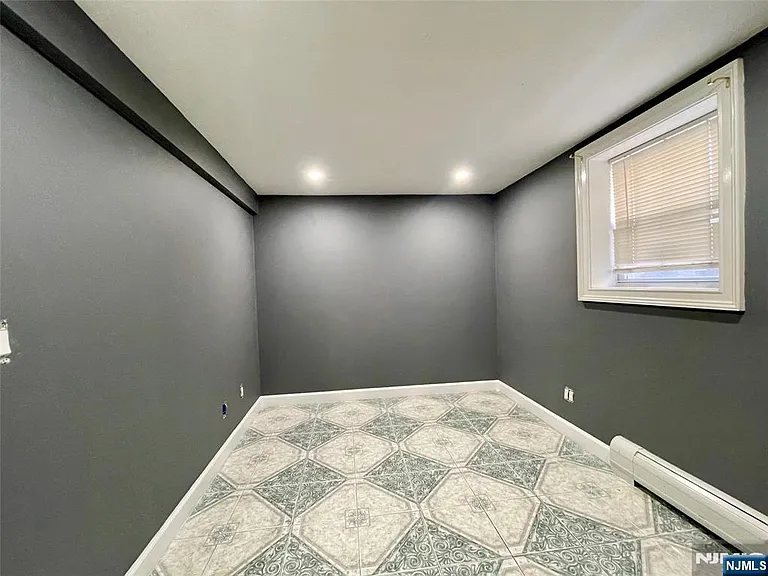 310 E Central Blvd — Photo 12