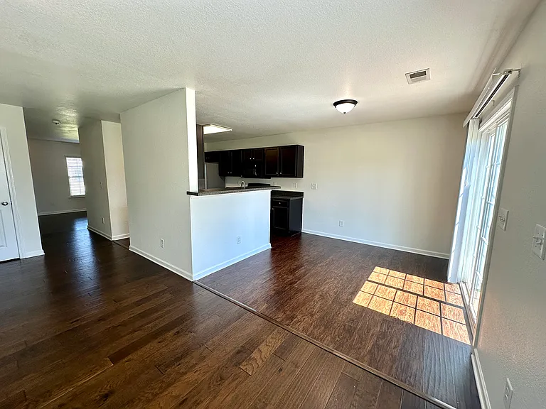 115 Hickory Knob Ln — Photo 12