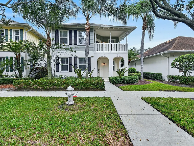 303 Caravelle Dr — Photo 1
