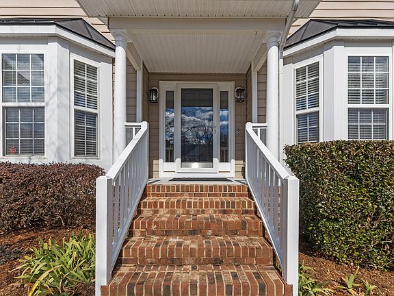 5th image of 2219 Skies St