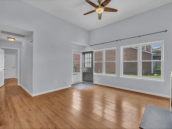 4th image of 1270 Shipyard Blvd