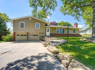 607 Lexington Rd, Pleasant Hill, MO 64080