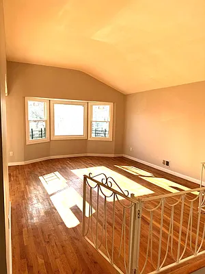 Rented by Virtual Real Estate | media 13