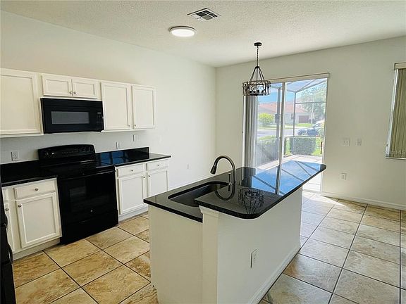 5th image of 2728 PORTCHESTER COURT