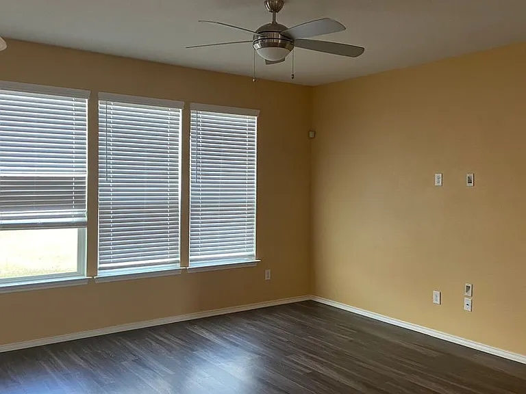 13728 Andrew Johnson St — Photo 2