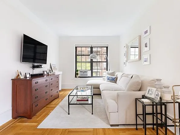 38 Gramercy Park N APT 4F, Manhattan, NY 10010