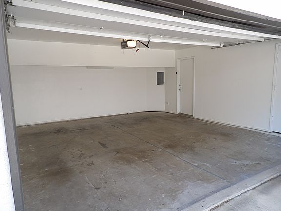 3rd image of 3910 Travis St #16