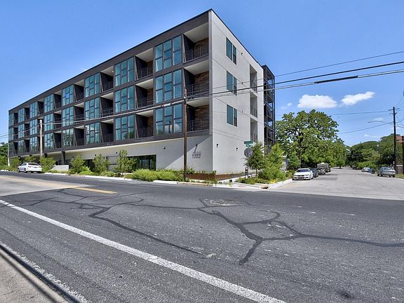 4th image of 1322 E 12th St #303