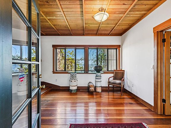 5th image of 4040 Spring Mountain Road