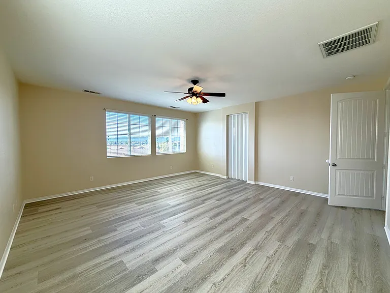 40220 Emily Pl — Photo 34