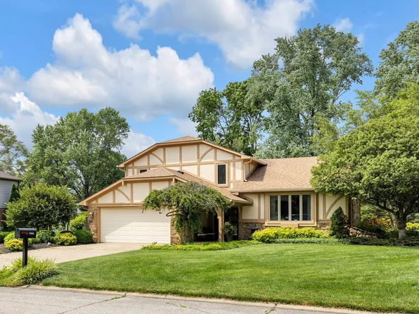 8525 Winding Ridge Rd, Indianapolis, IN 46217