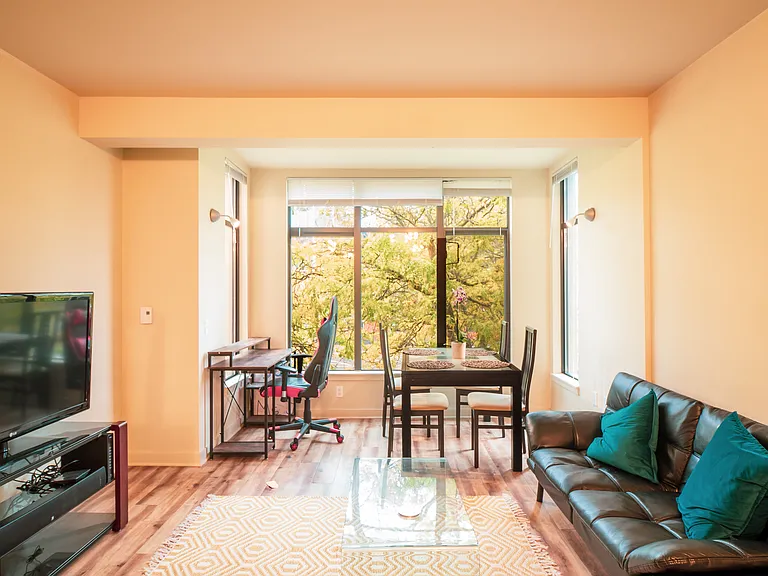 MARKETplace Apartments — Photo 7
