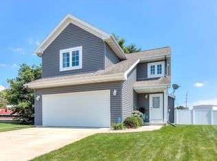 305 Miller Ct, Gibson City, IL 60936