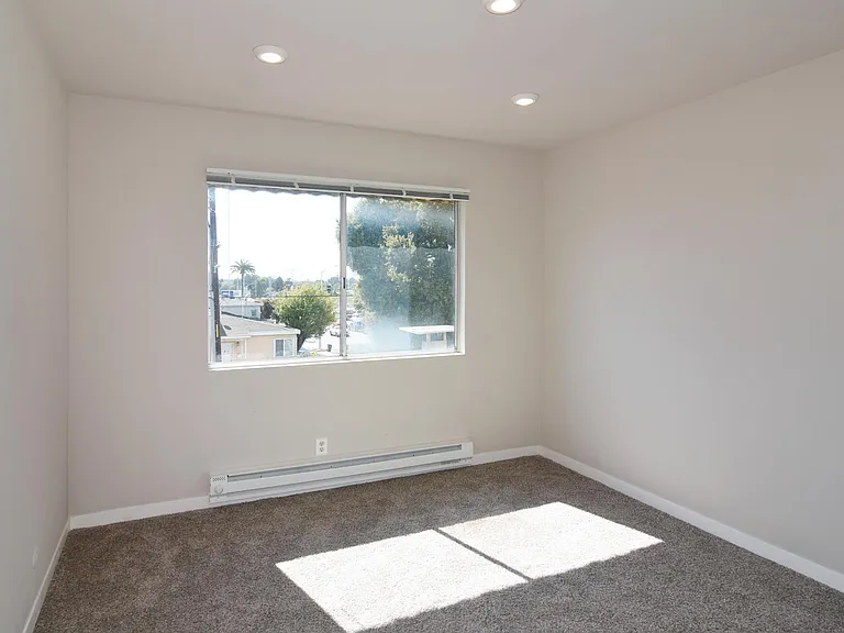 1126 Marin Ave #6 — Photo 8