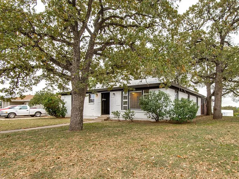 853 Brown Trl — Photo 23