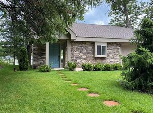 152 Spring Lake Dr, Chelsea, MI 48118