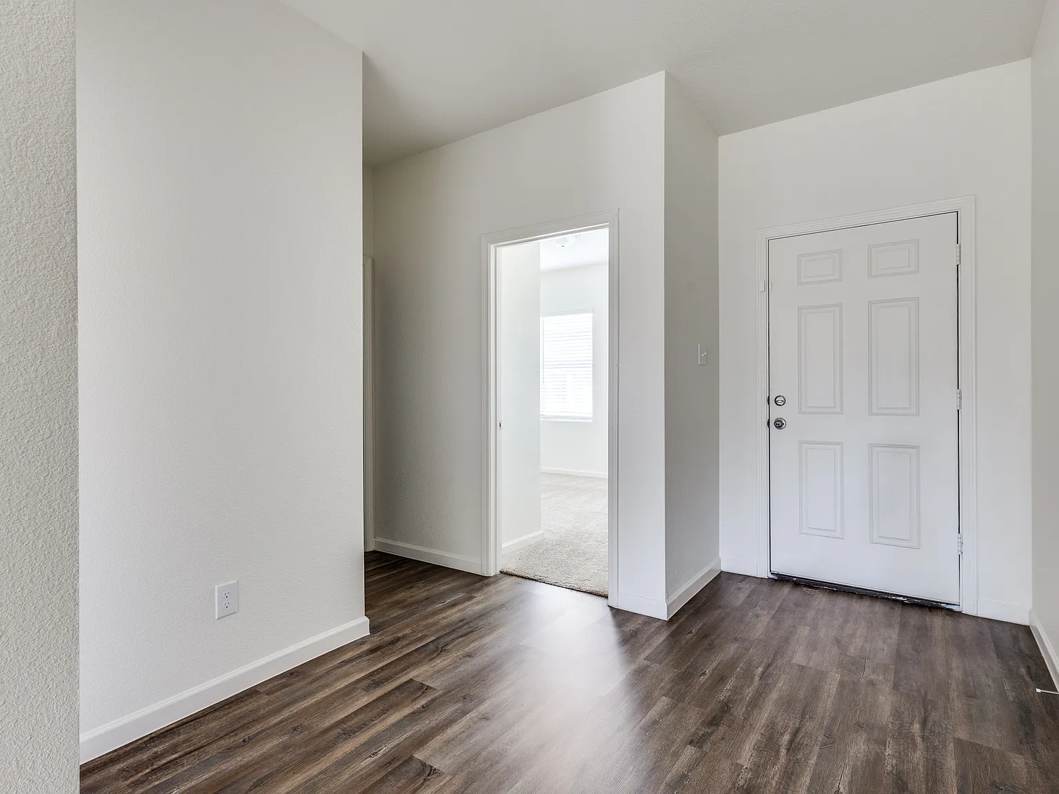 3 bed, 1699 sqft, $1,900 — Photo 4