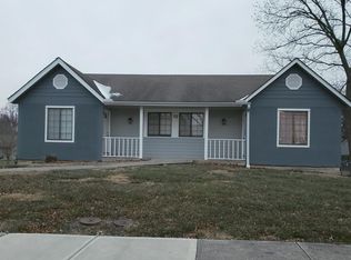12 NW Market St APT A, Lees Summit, MO 64063