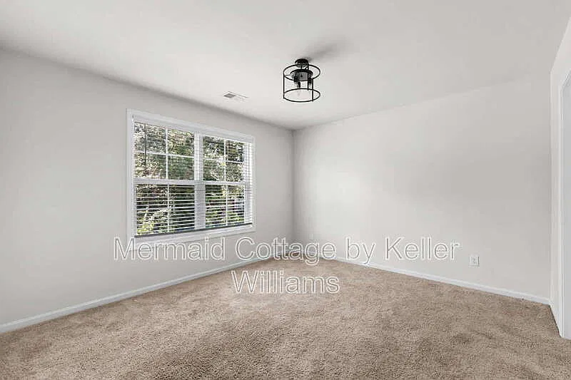 3 bed, 2.5 bath, 1822 sqft, $2,500 — Photo 2