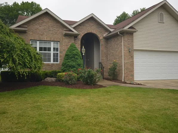 3297 Bath Heights Dr, Cuyahoga Falls, OH 44223