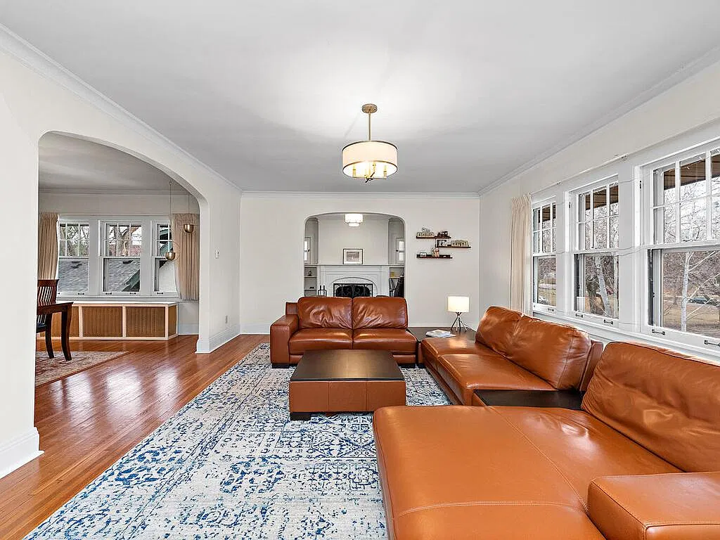 3 bed, 1912 sqft, $2,850 — Photo 3