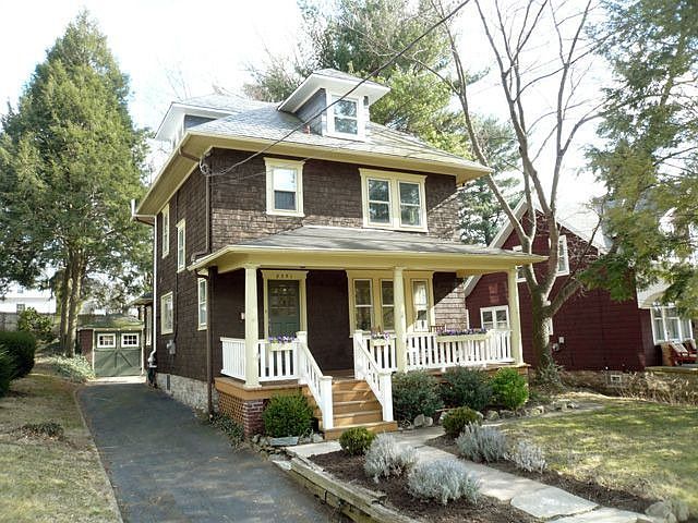 Front with detached garage