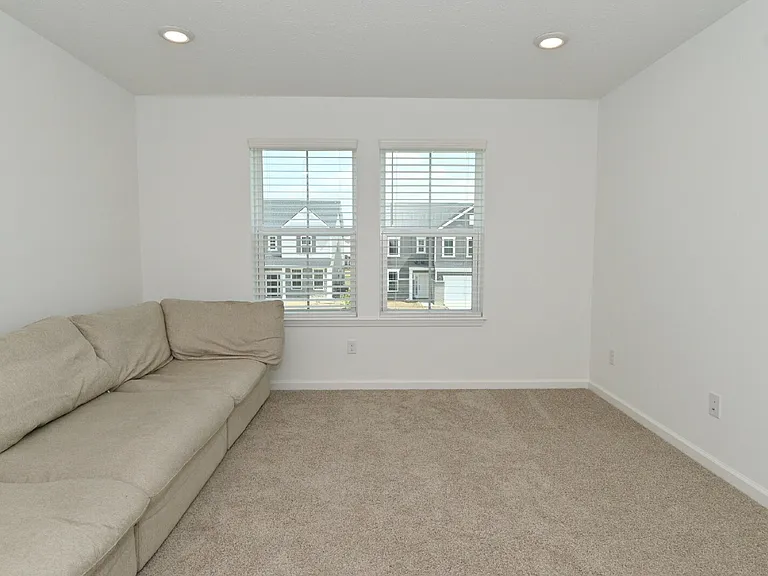 7348 Deerberg Dr — Photo 36