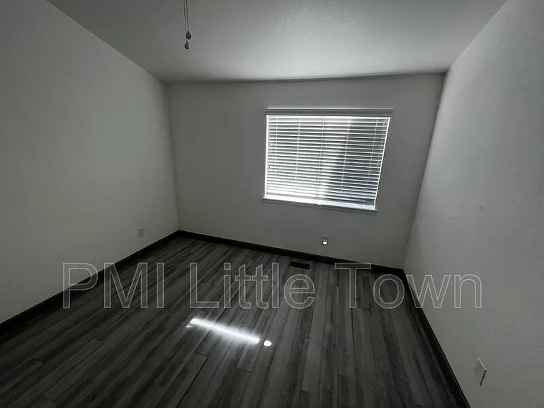 10647 W Bellwood Pl — Photo 13