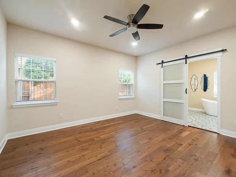 807 Hollywood Ave — Photo 22
