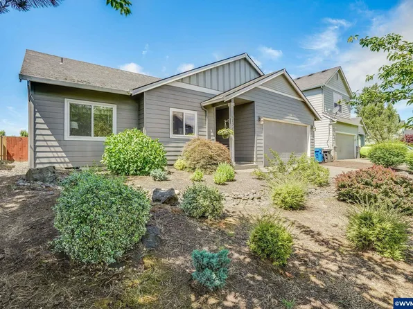 1311 Foxglove St, Woodburn, OR 97071