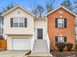 2394 Oakland Spring Dr, Snellville, GA