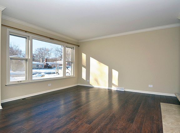 2nd image of 317 N Carlyle Pl
