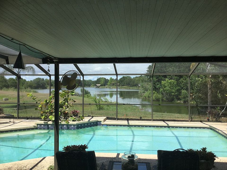 2nd image of 1312 Corner Oaks Dr