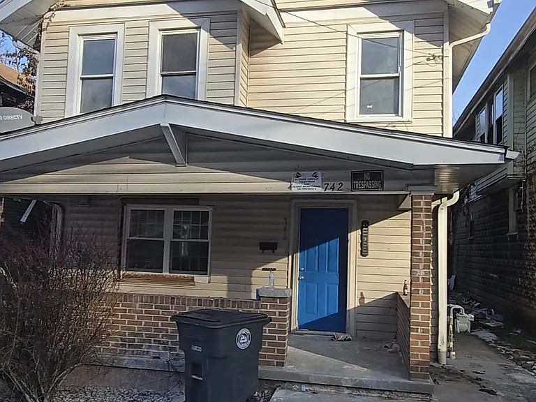 742 Kendall Ave #R — Photo 2