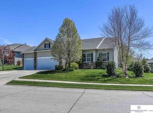 17143 Sherwood Ave, Omaha, NE 68116