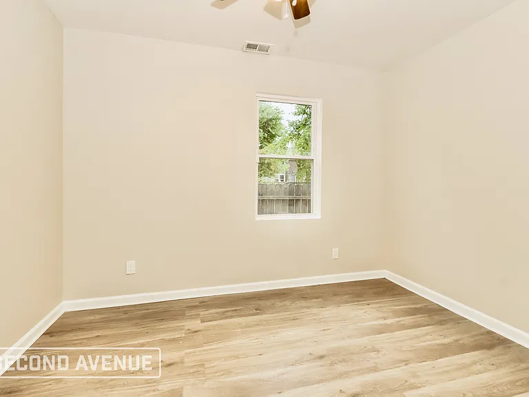 912 S 16th St — Photo 17