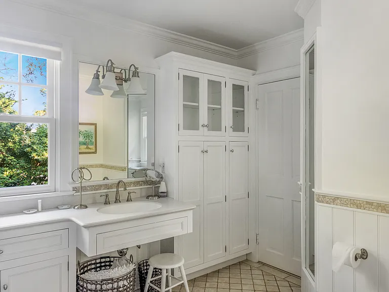 930 W Cove Rd — Photo 16