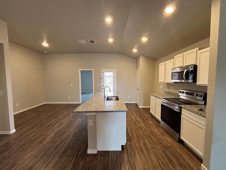 3506 Trenton Ave — Photo 6