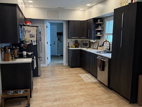4th image of 135 S 11th St #1