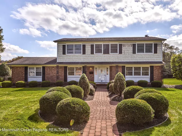 61 Hibernia Way, Freehold, NJ 07728