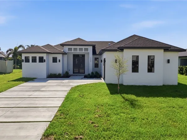 2305 SW 15th Pl, Cape Coral, FL 33991