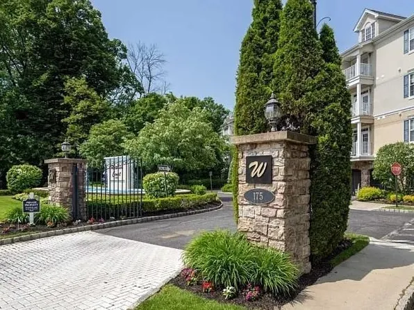 175 Rochelle Ave Unit 319, Rochelle Park, NJ 07662