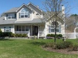 6 Terra Pines Gate, Yaphank, NY 11980