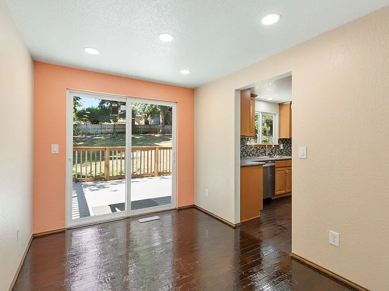 8620 Shadow Wood Dr — Photo 32