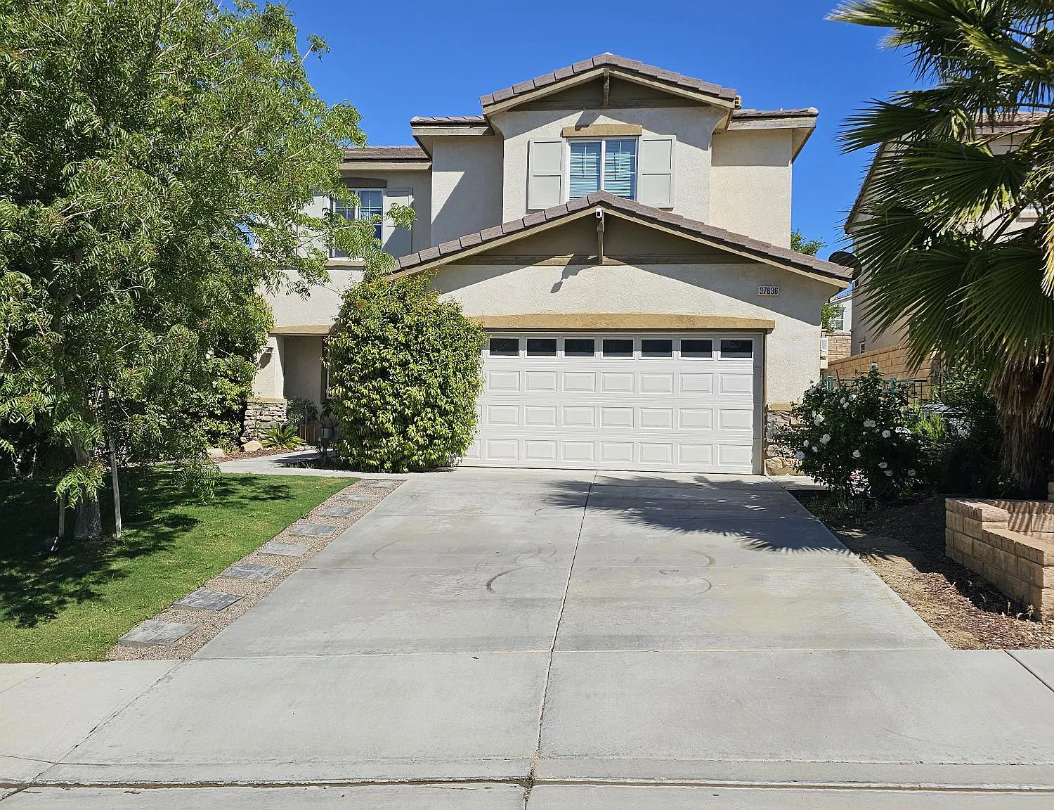 3 bed, 2.5 bath, 1780 sqft, $3,500 — Photo 1