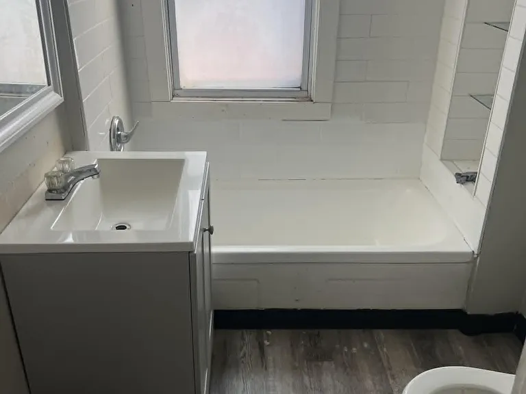 1125 Rowley Ave — Photo 9